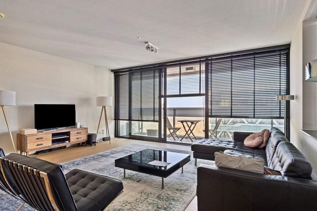 Image 2 sur 16