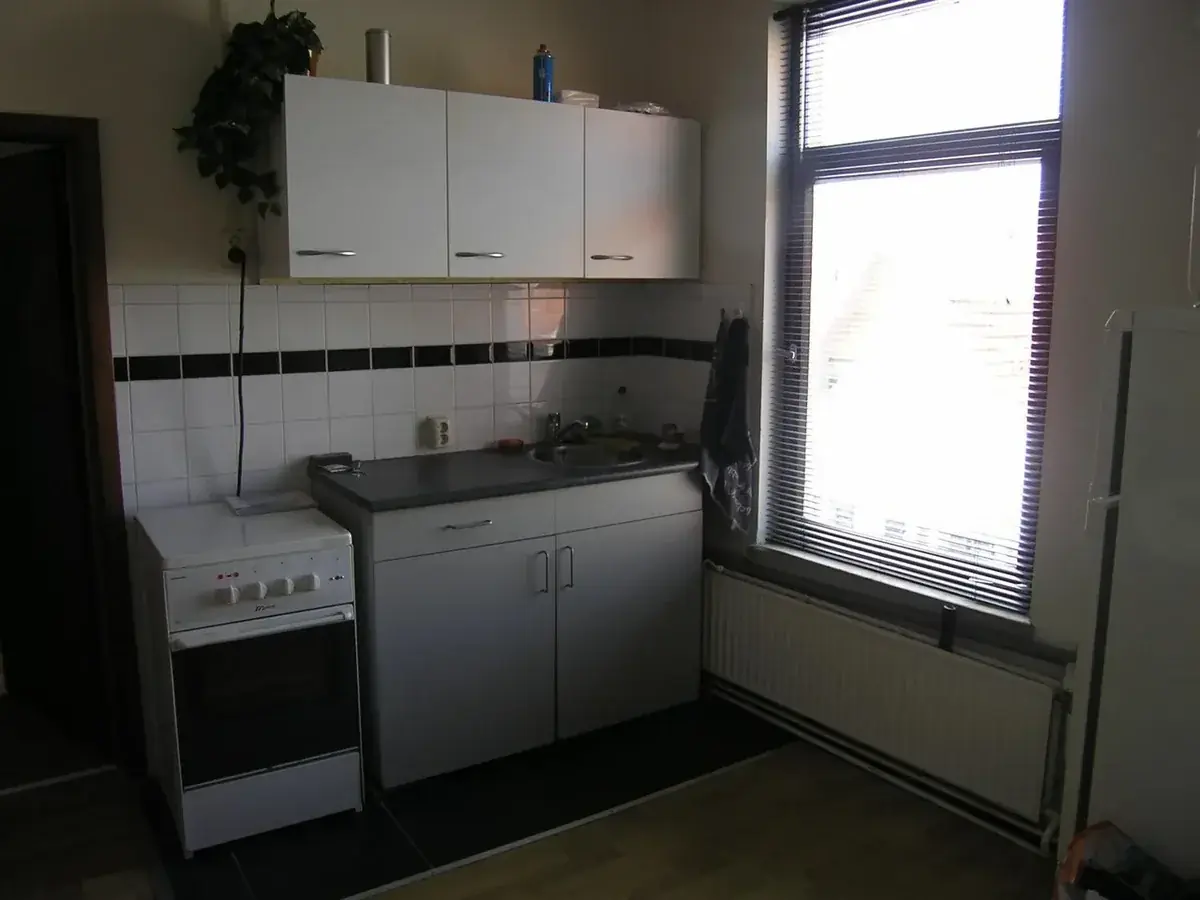 Image 5 of 7