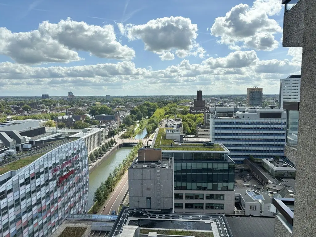 Image 27 of 30