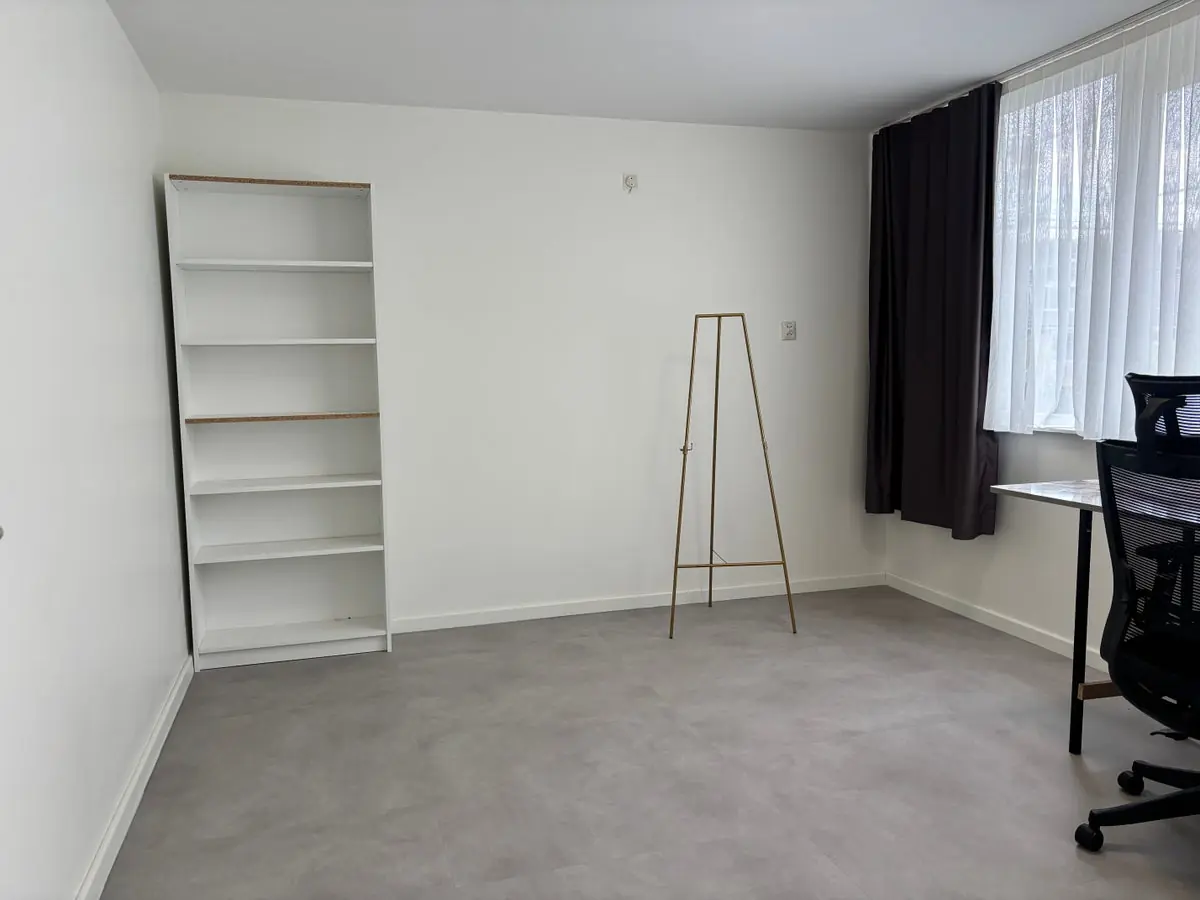Image 10 of 20