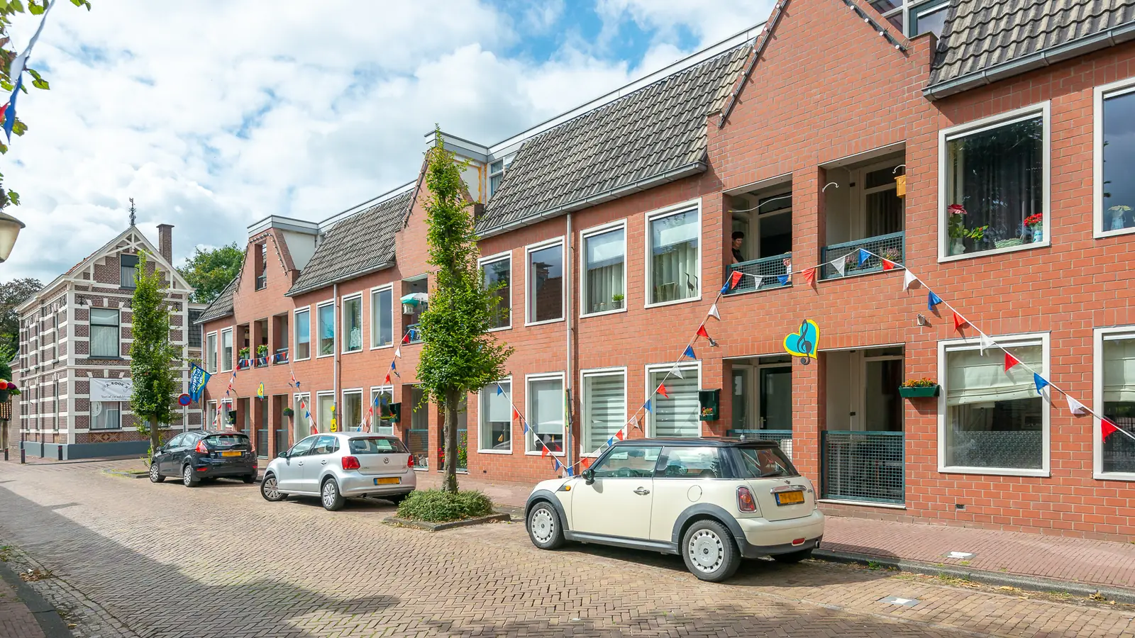 Afbeelding 2 van 2