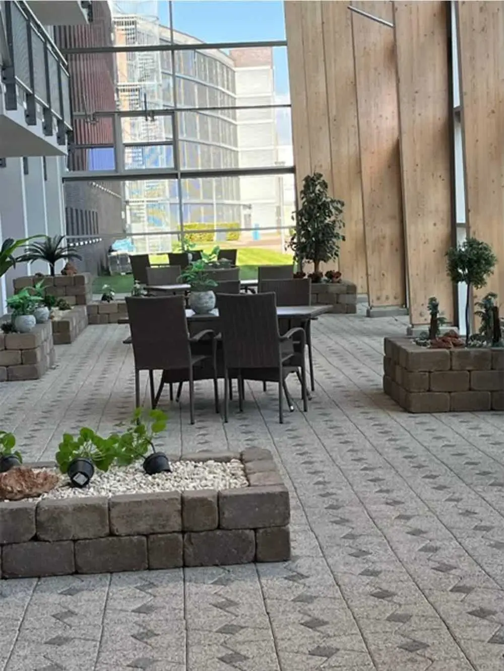 Image 4 of 6