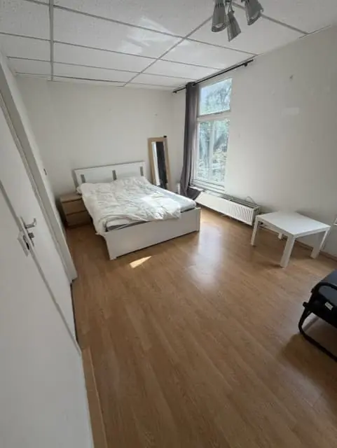 Image 1 of 10