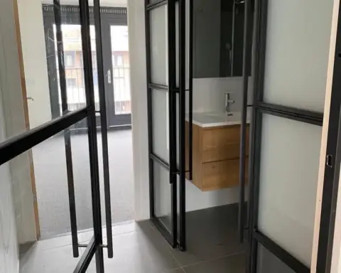 Gemeubileerde kamer in penthouse, W.G. Witteveenplein, Rotterdam - Te huur