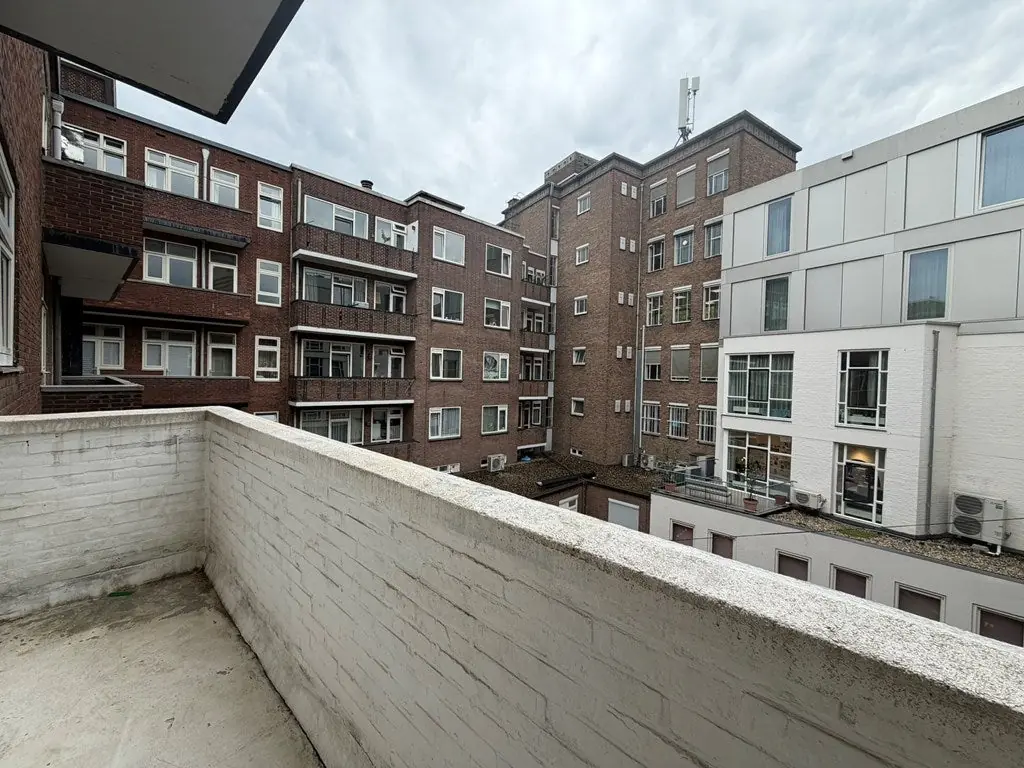Image 10 of 35