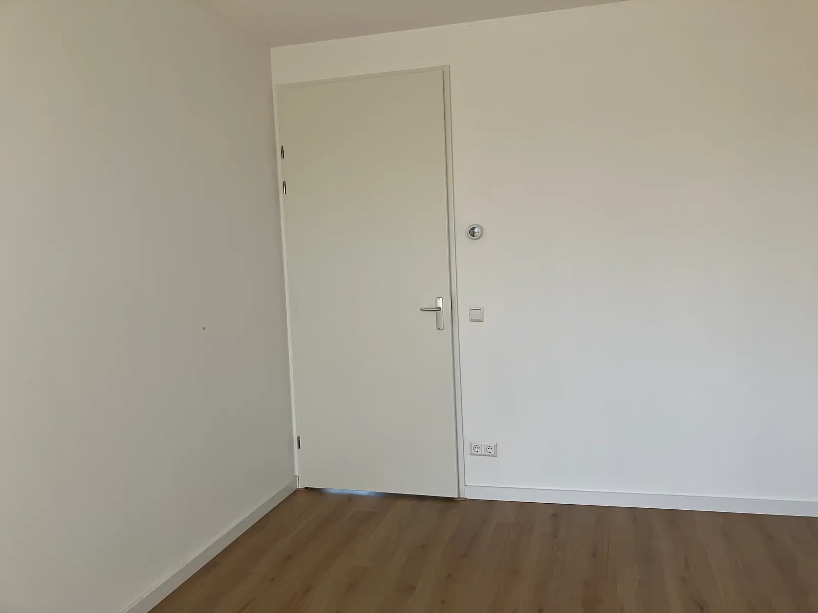 Image 6 of 18