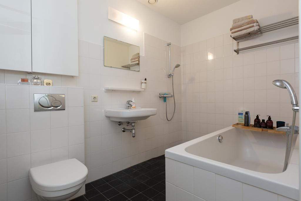 Image 21 of 28