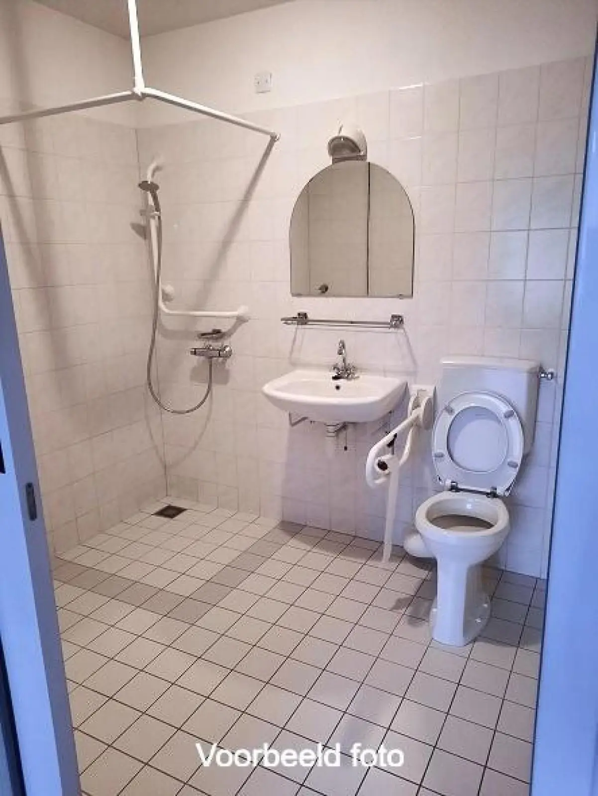 Image 4 of 9