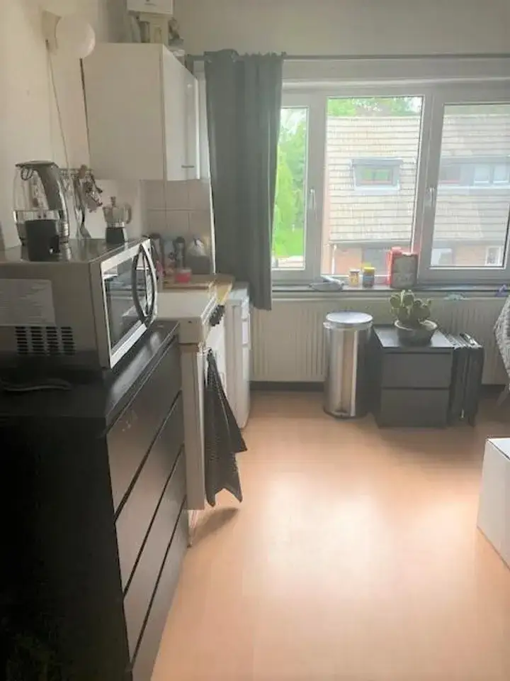 Image 3 of 10
