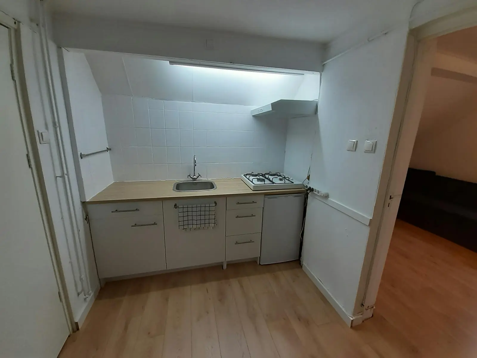 Image 4 of 29