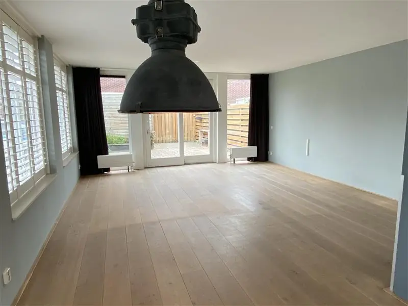 Image 12 of 28