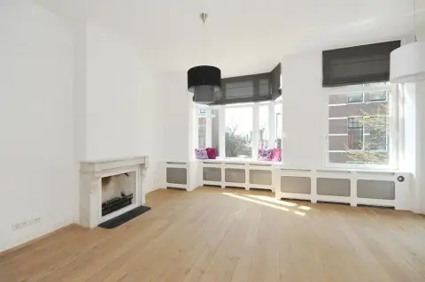 Casa de esquina en Antonie Duyckstraat, La Haya - En alquiler