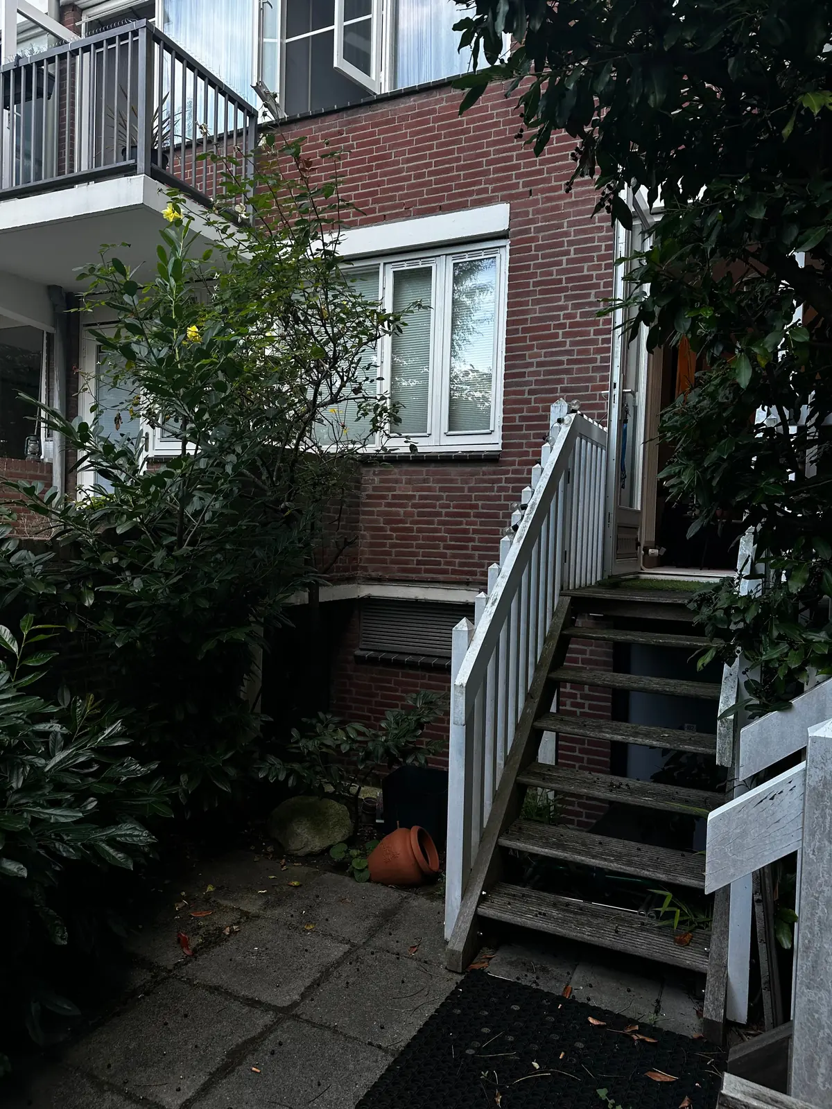 Image 4 of 9