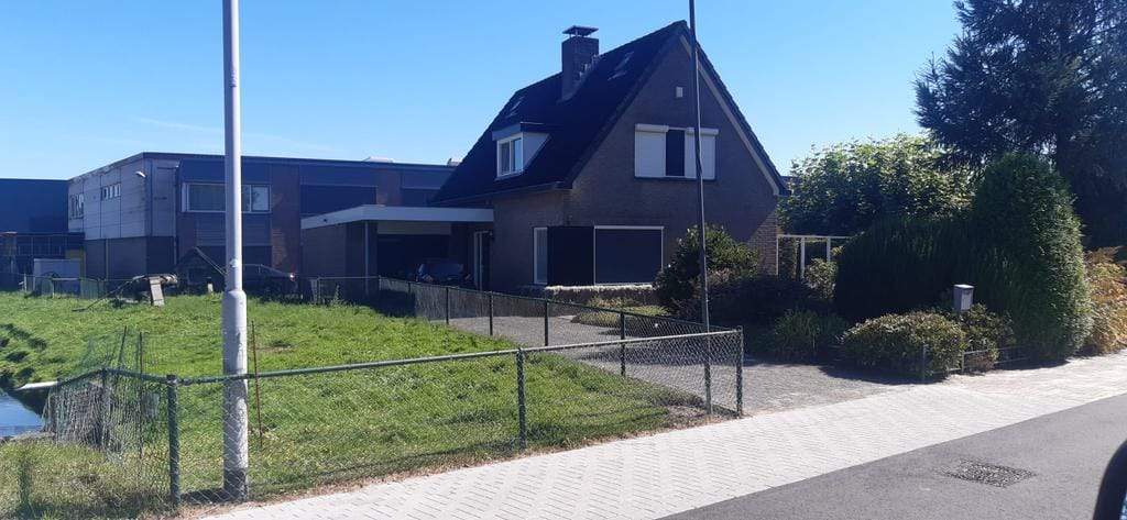 Bild 1 von 8