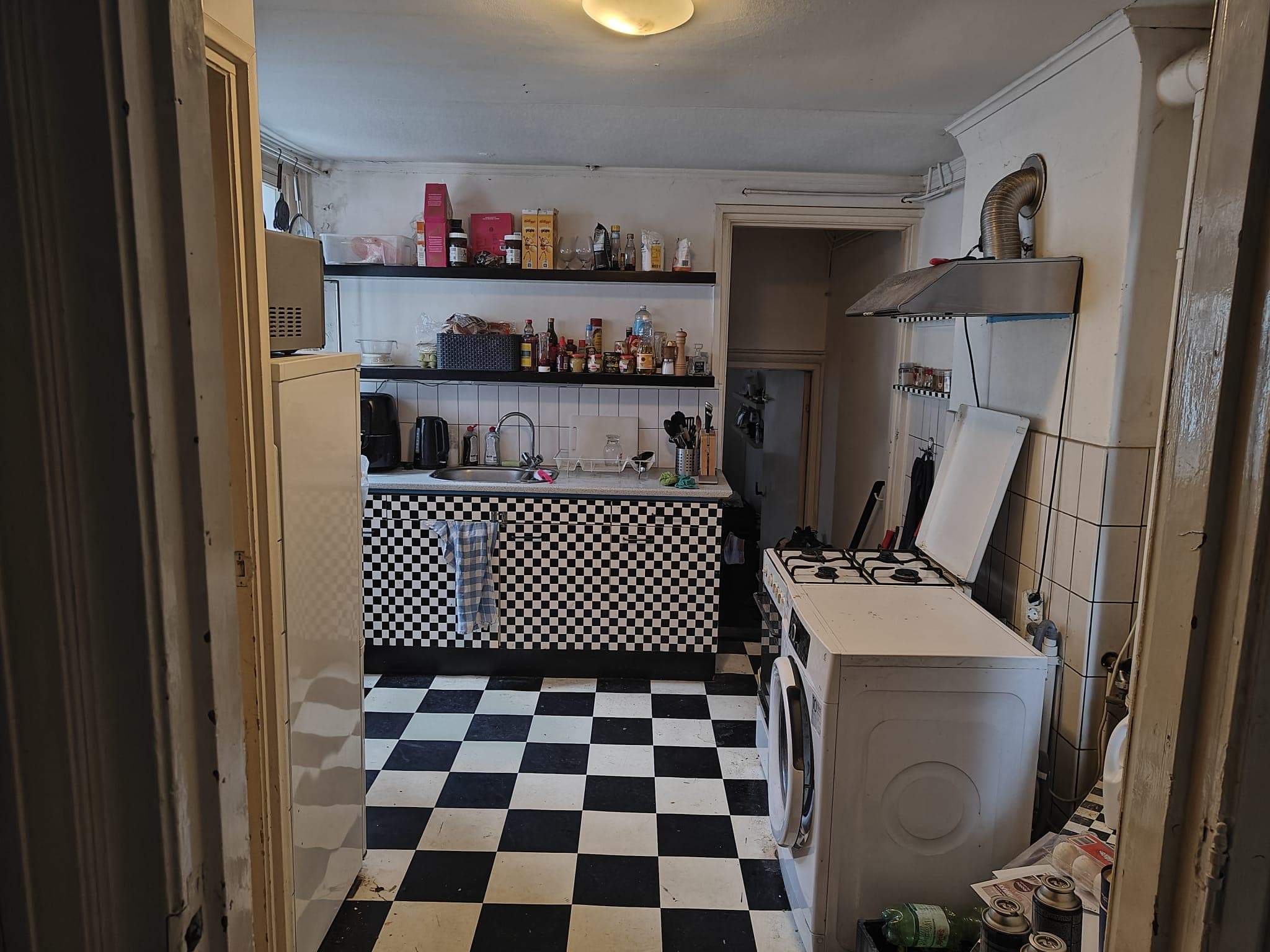 Image 4 of 8