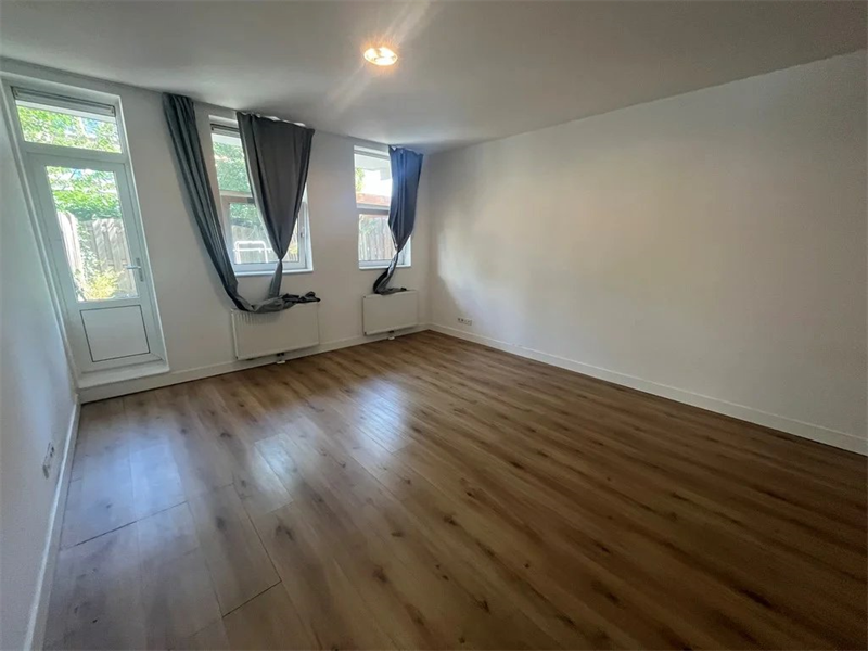 Image 2 of 8