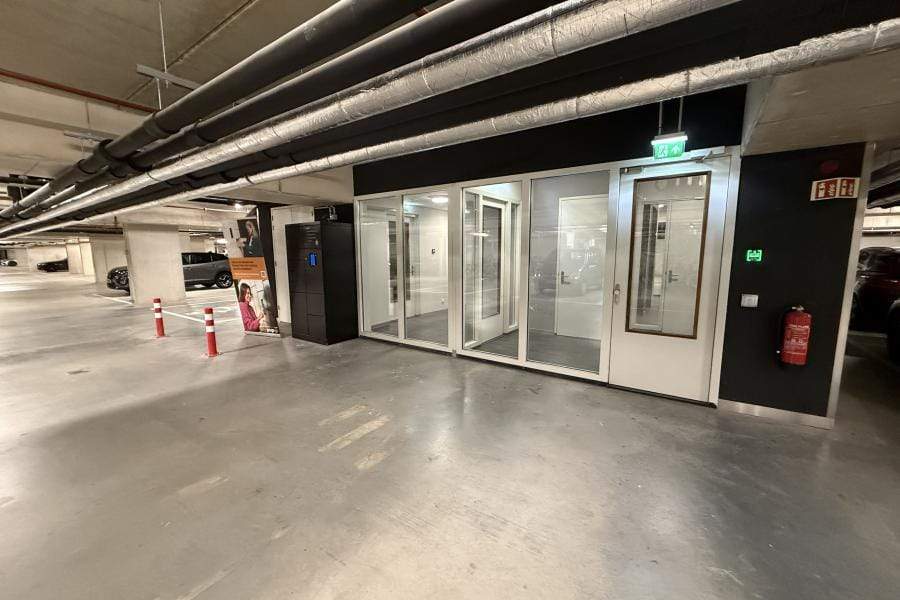 Image 2 of 20