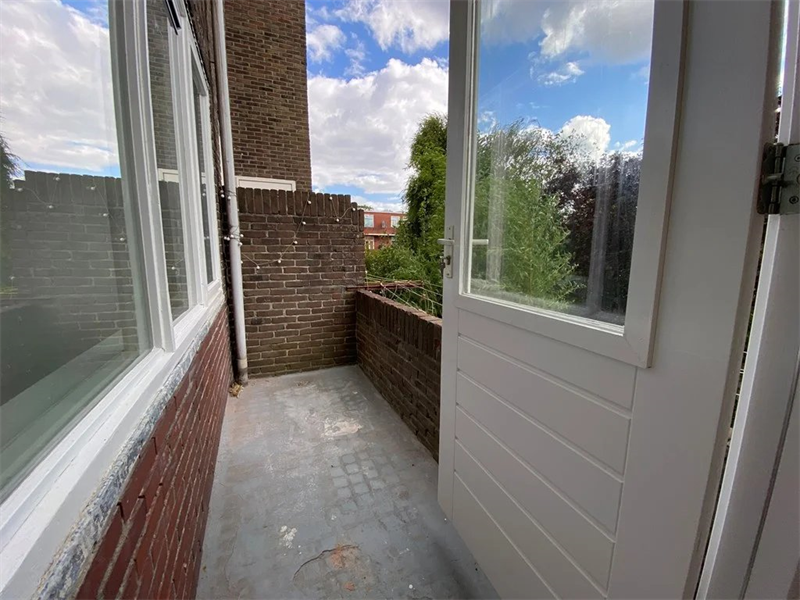Image 2 of 21