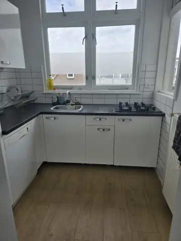 Ongemeubileerde studio te huur aan de Dordtselaan, Rotterdam