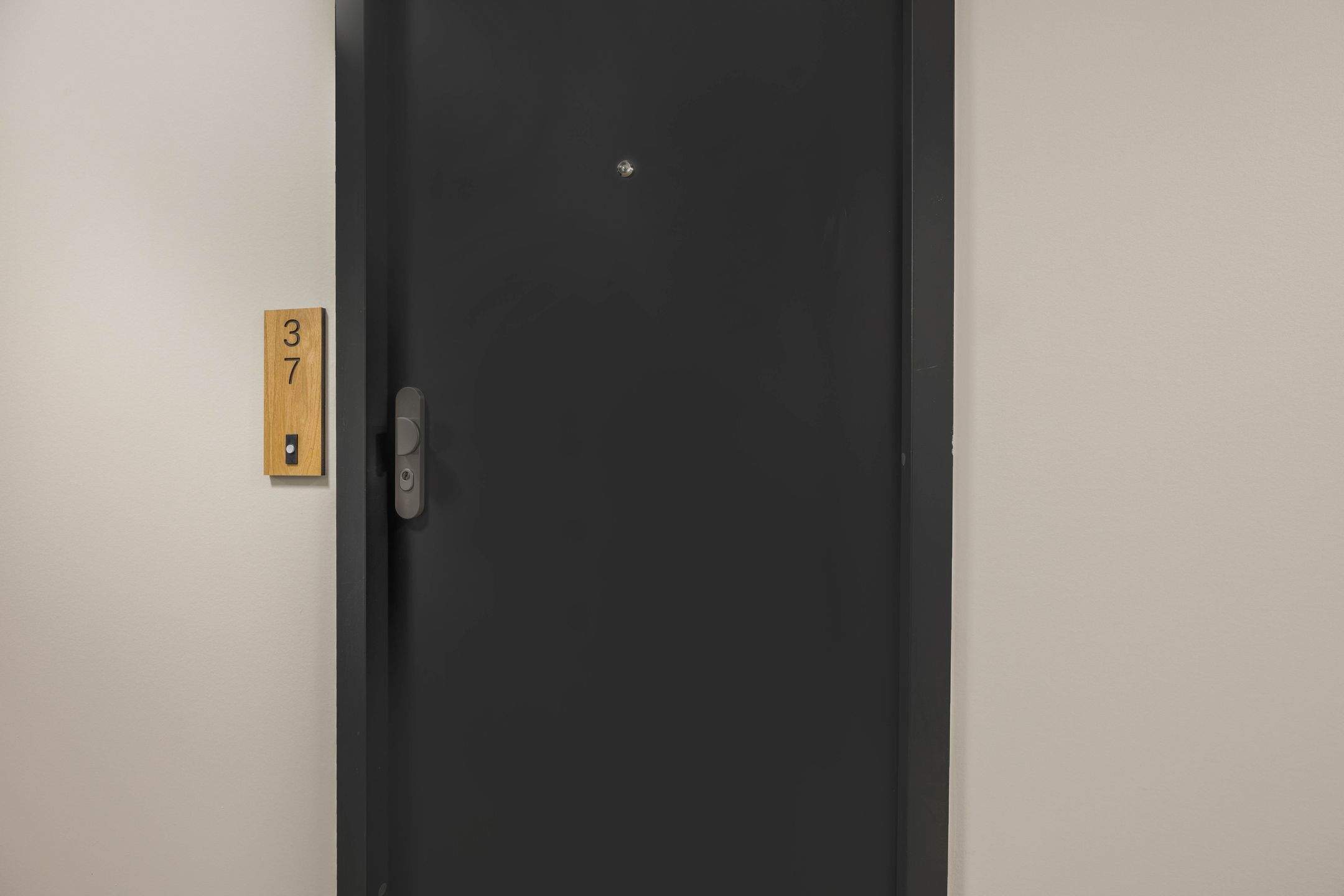 Image 3 of 24