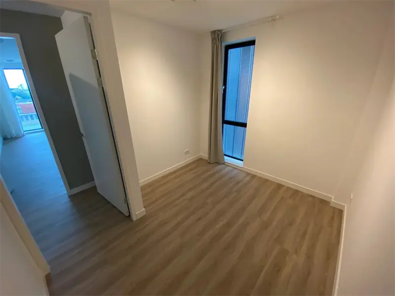 Image 6 of 10