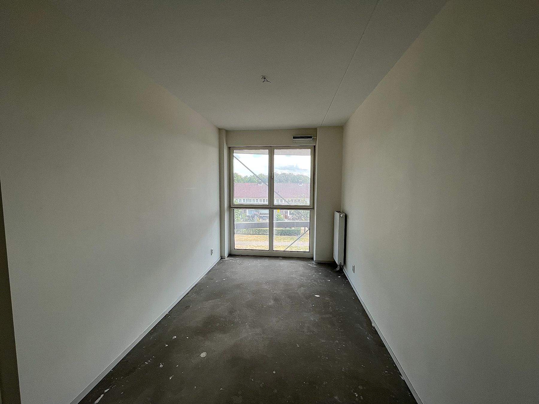Image 4 of 8