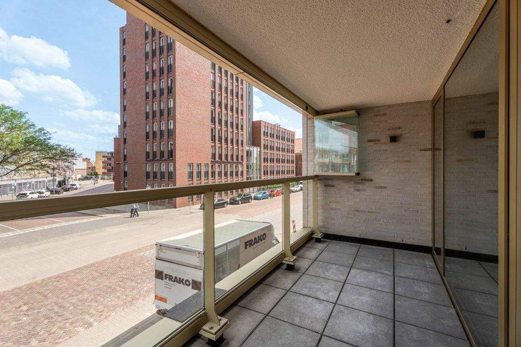 Image 11 of 24