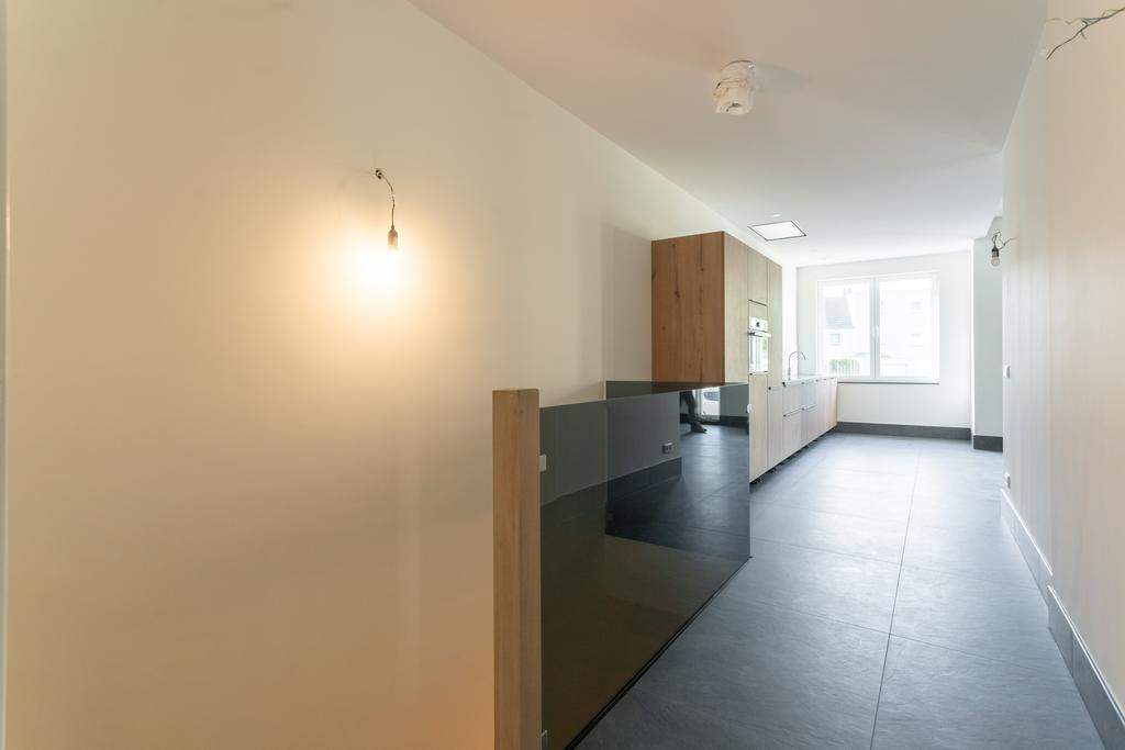 Image 2 of 12