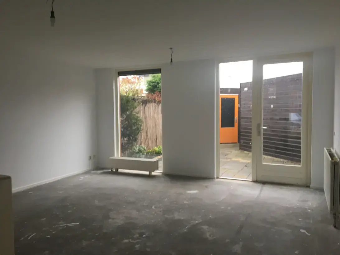 Image 3 of 7