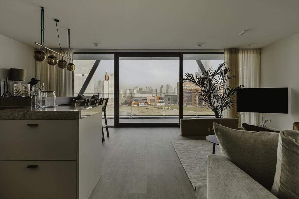 Image 11 of 31