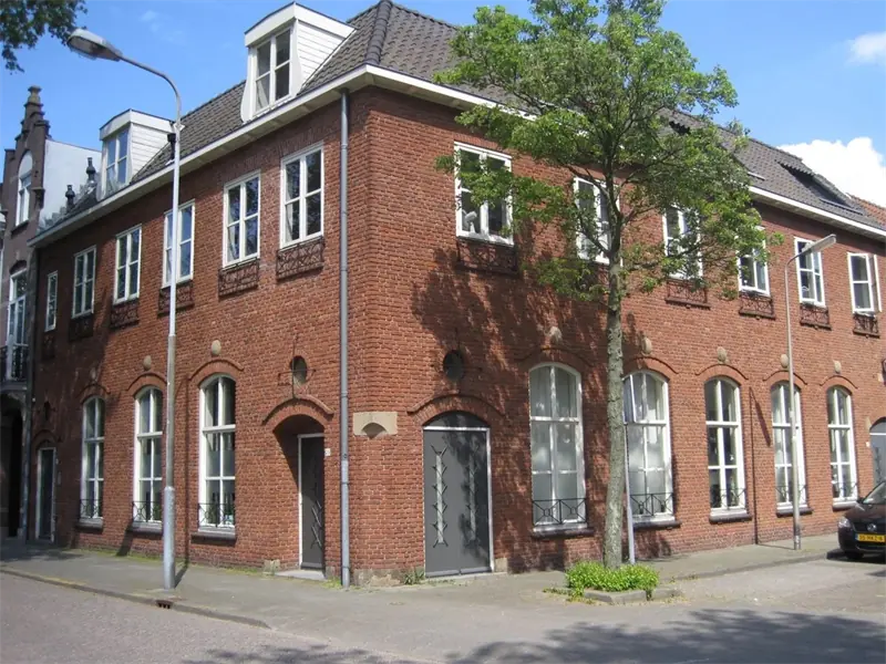 Image 2 of 3