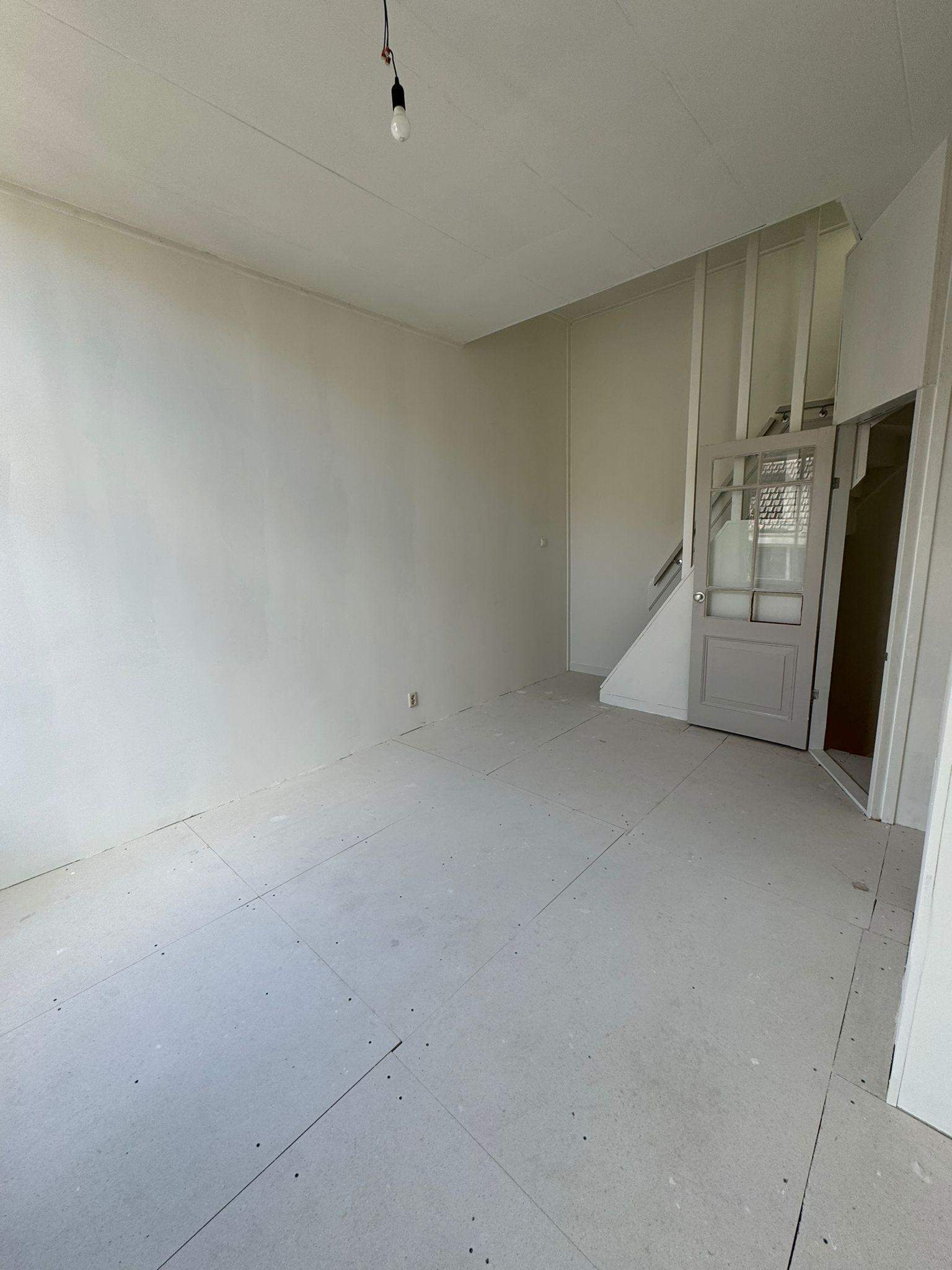 Image 3 of 8