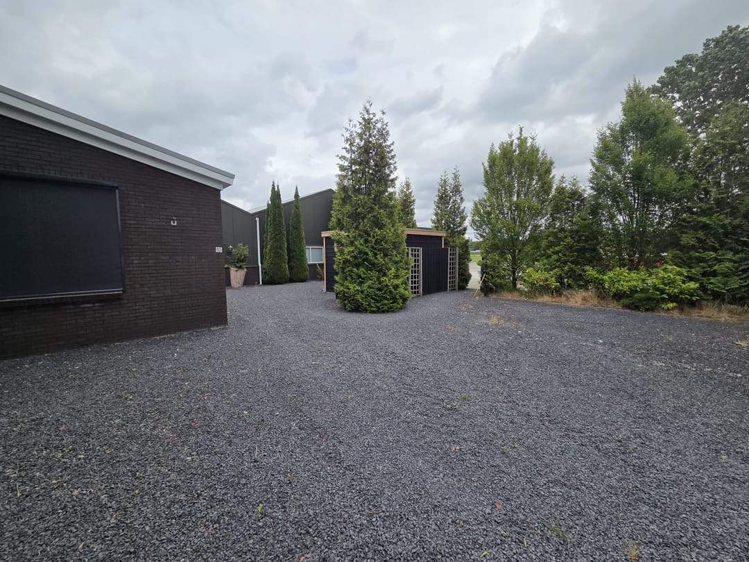 Image 2 of 19