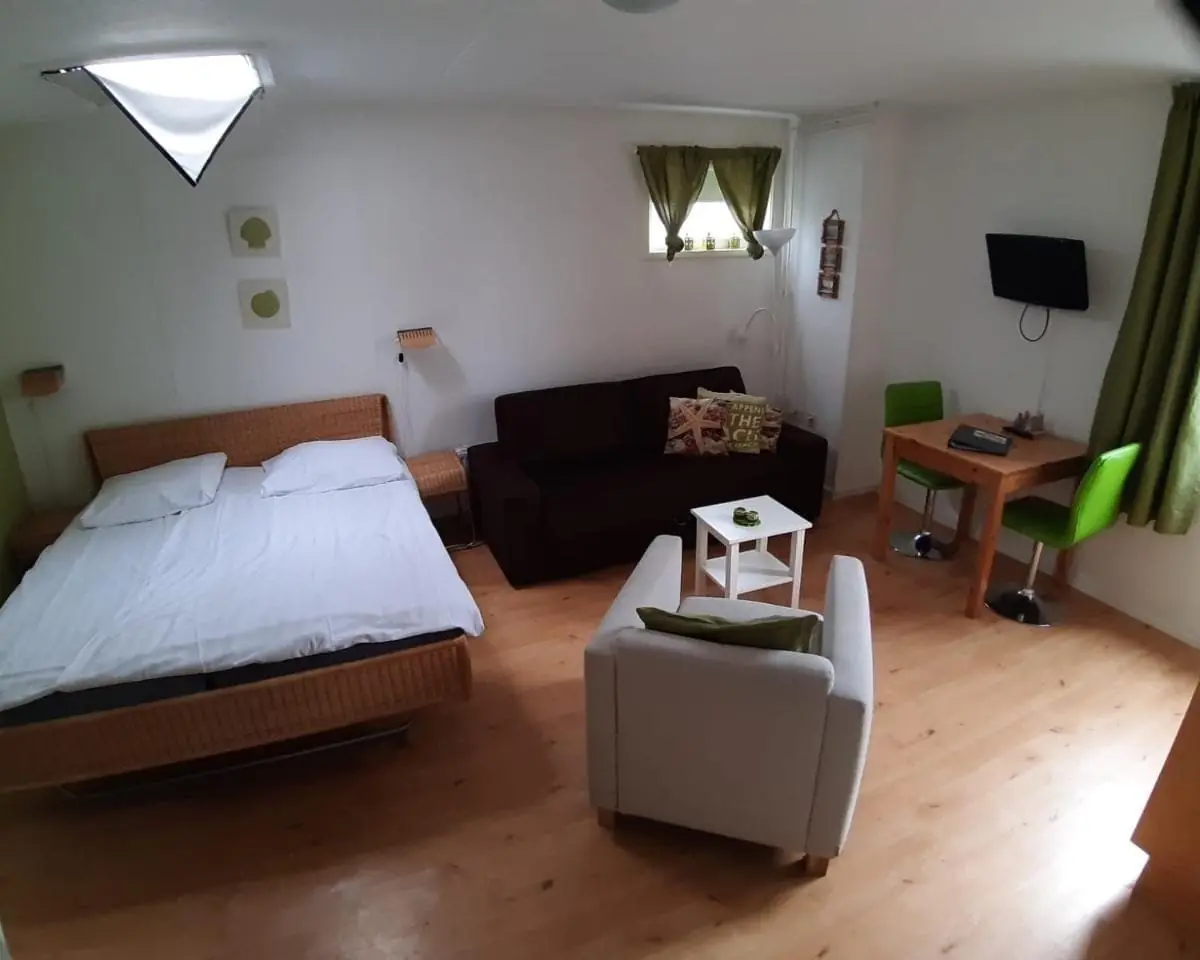 Image 2 of 5