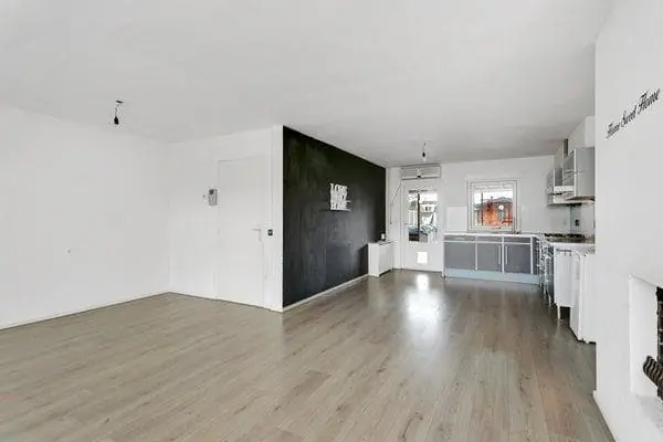 Image 10 of 30