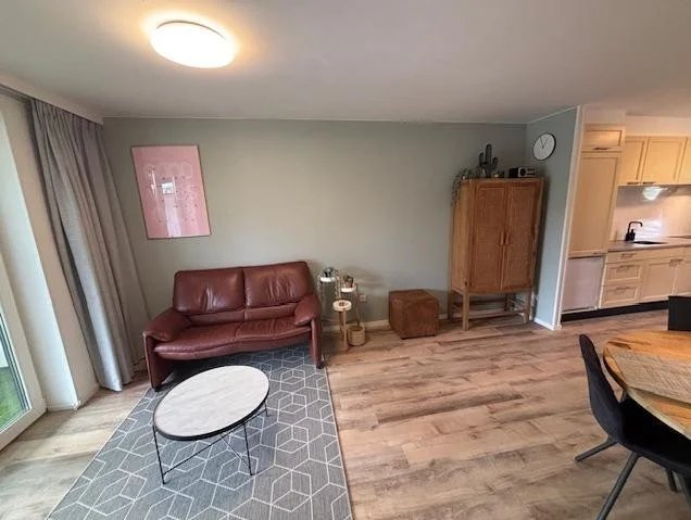 Image 6 of 11