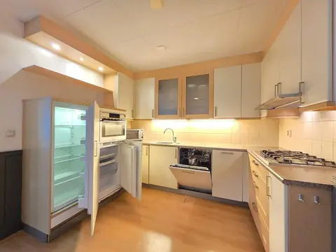 Maison Tsjerke Buorren, Drogeham - À louer (Logement du personnel)