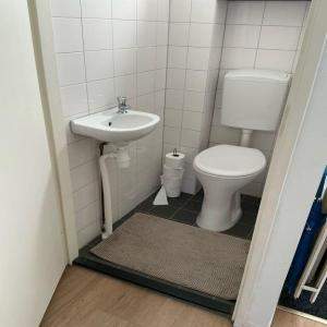 Image 10 of 16