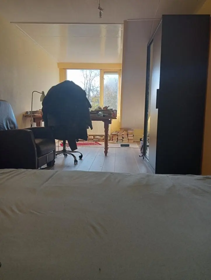 Image 2 of 4