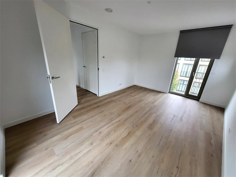 Image 2 of 21