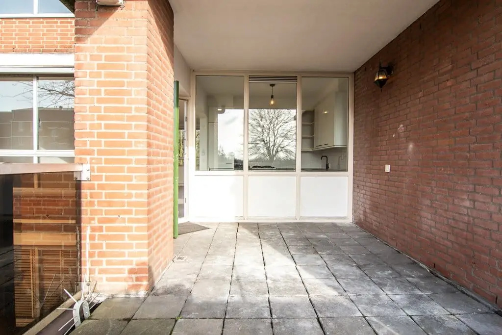 Image 6 of 28