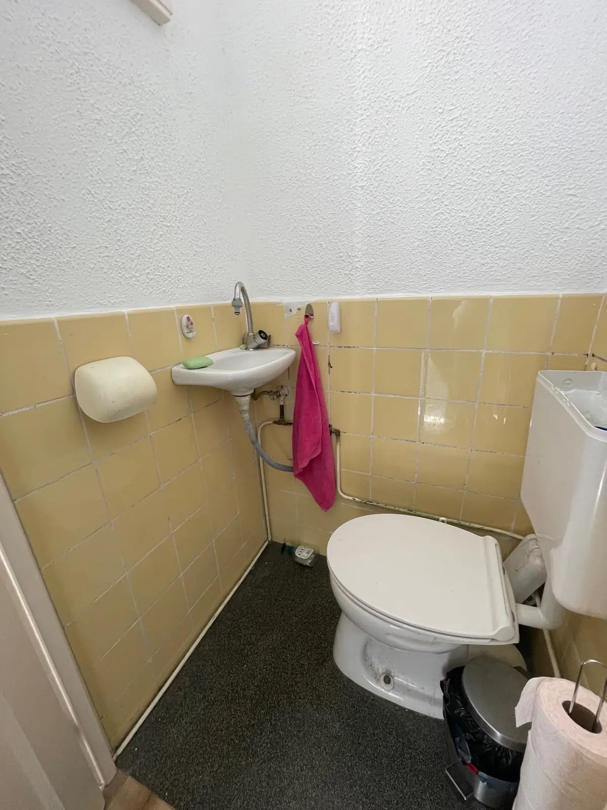 Image 4 of 8