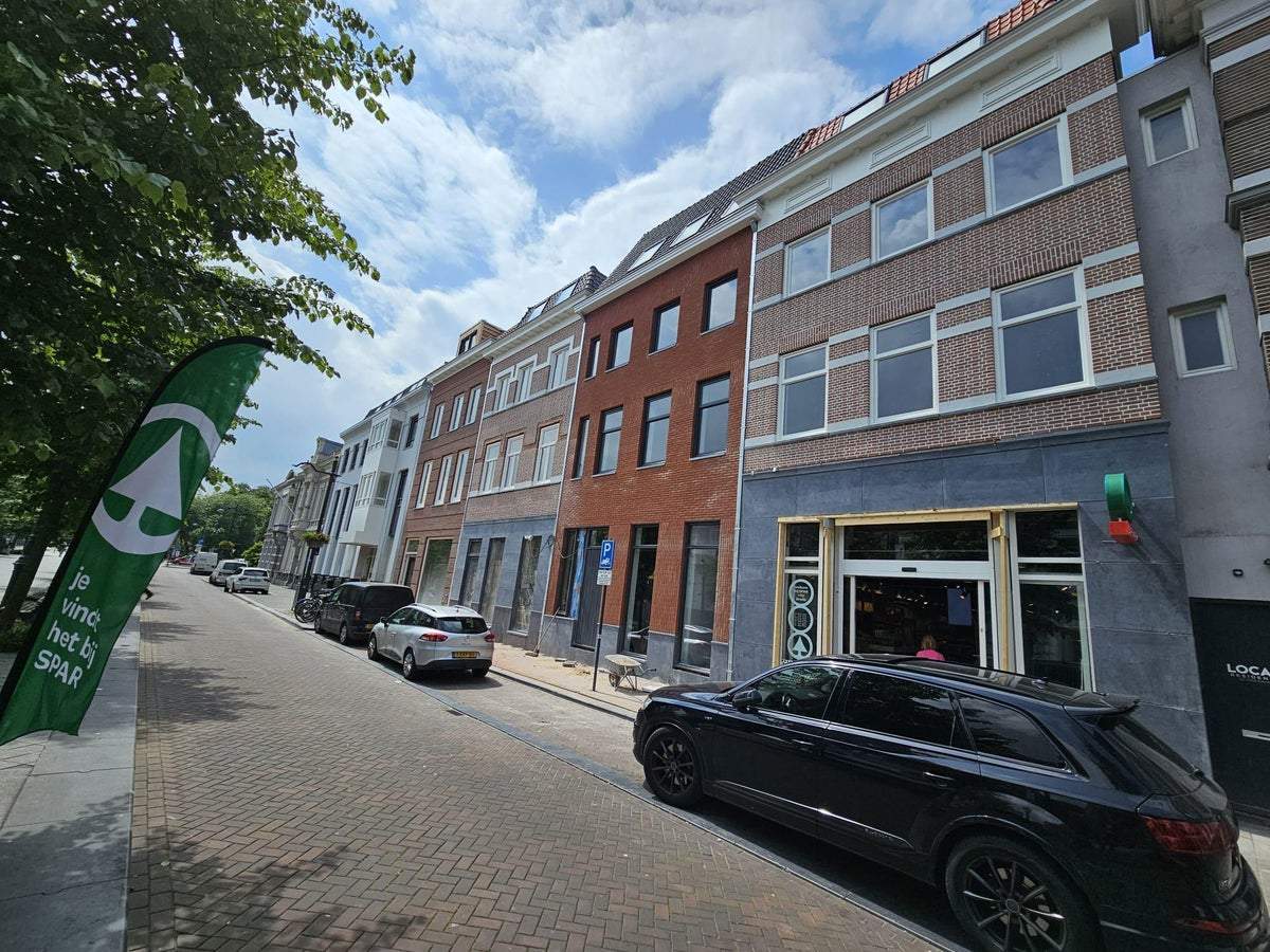 Afbeelding 1 van 8