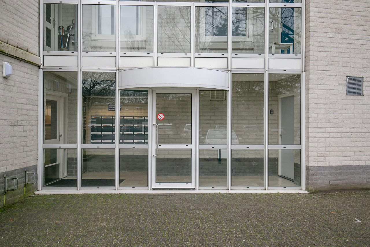Afbeelding 1 van 16