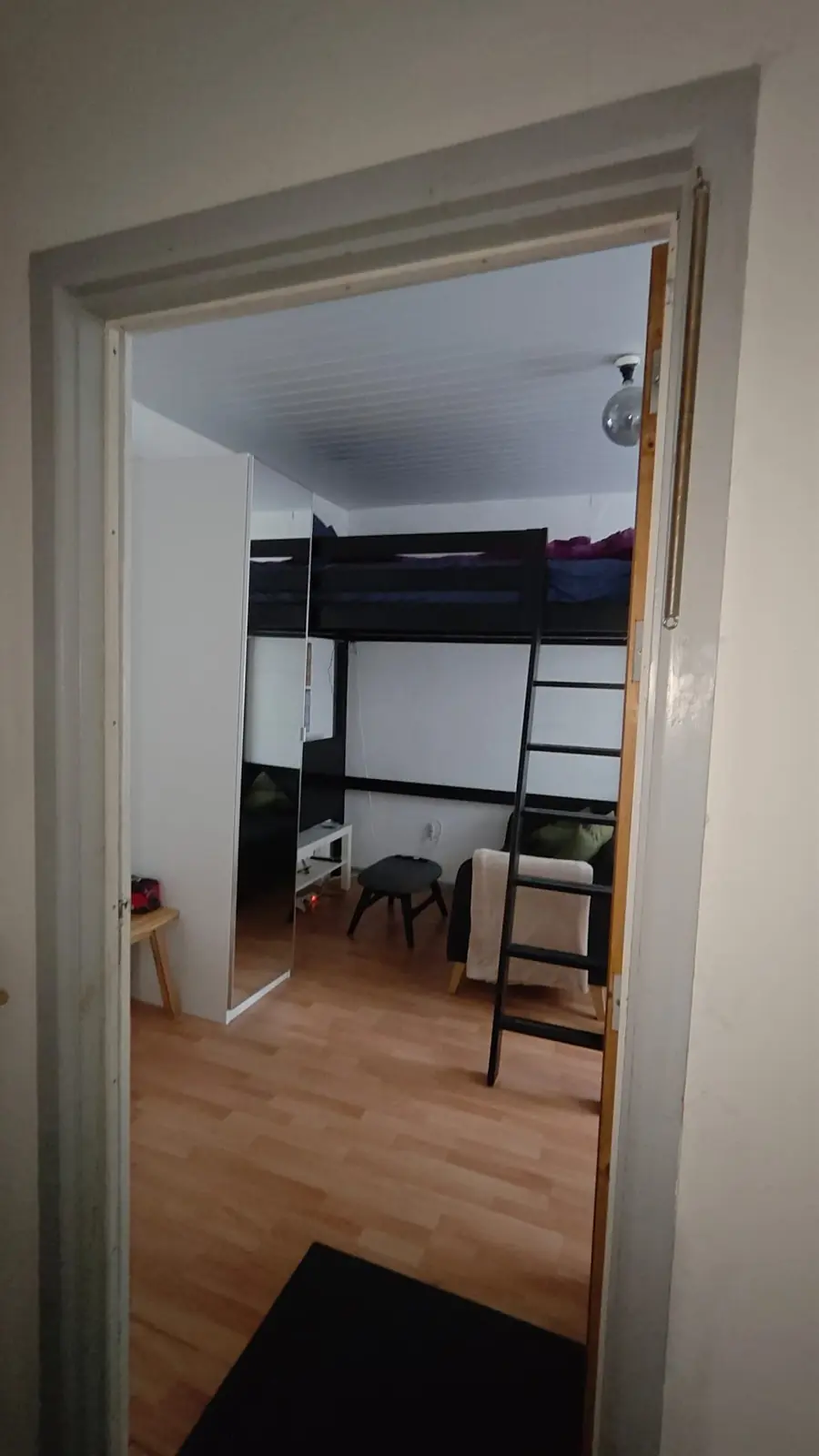 Image 2 of 5