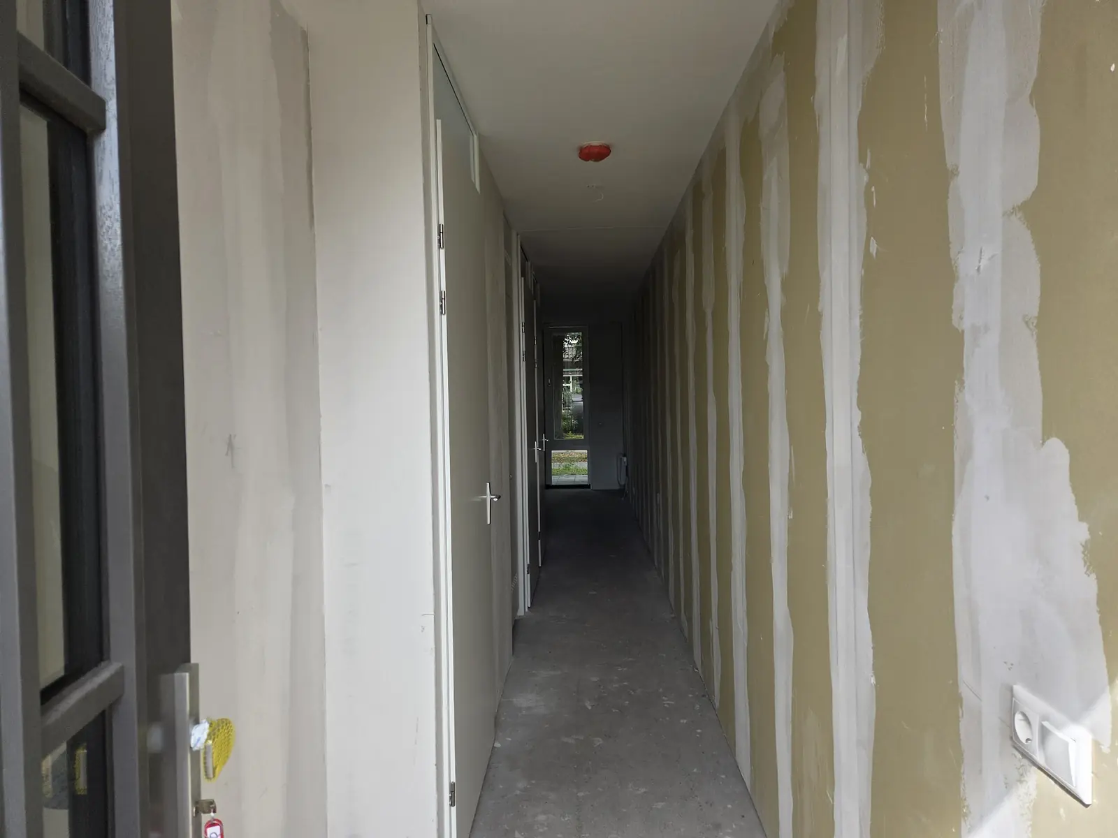 Image 4 of 20