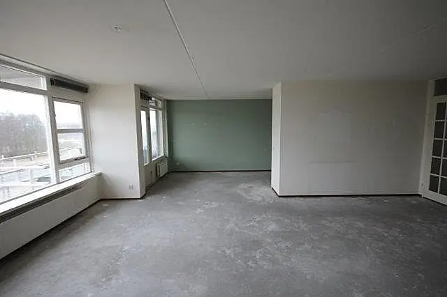 Image 7 of 8