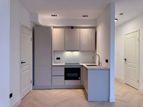 Apartamento reformado de 3 habitaciones con balcón – Van Humboldtstraat 114A, Utrecht