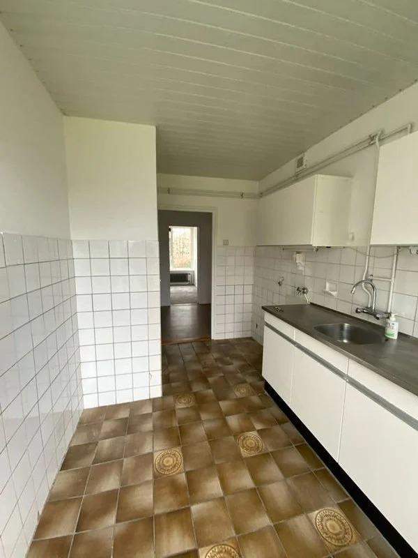 Image 4 of 10