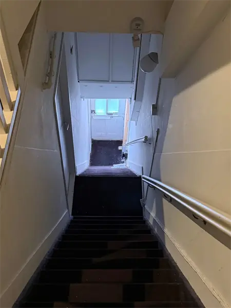 Image 16 of 19
